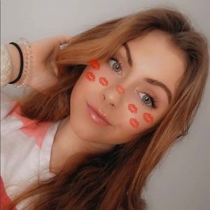 Meet your Posher, Carlie